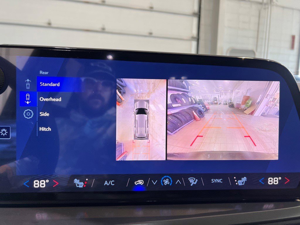 Certified 2026 Chevrolet Traverse LT w/ Sun and Wheel Package image 28