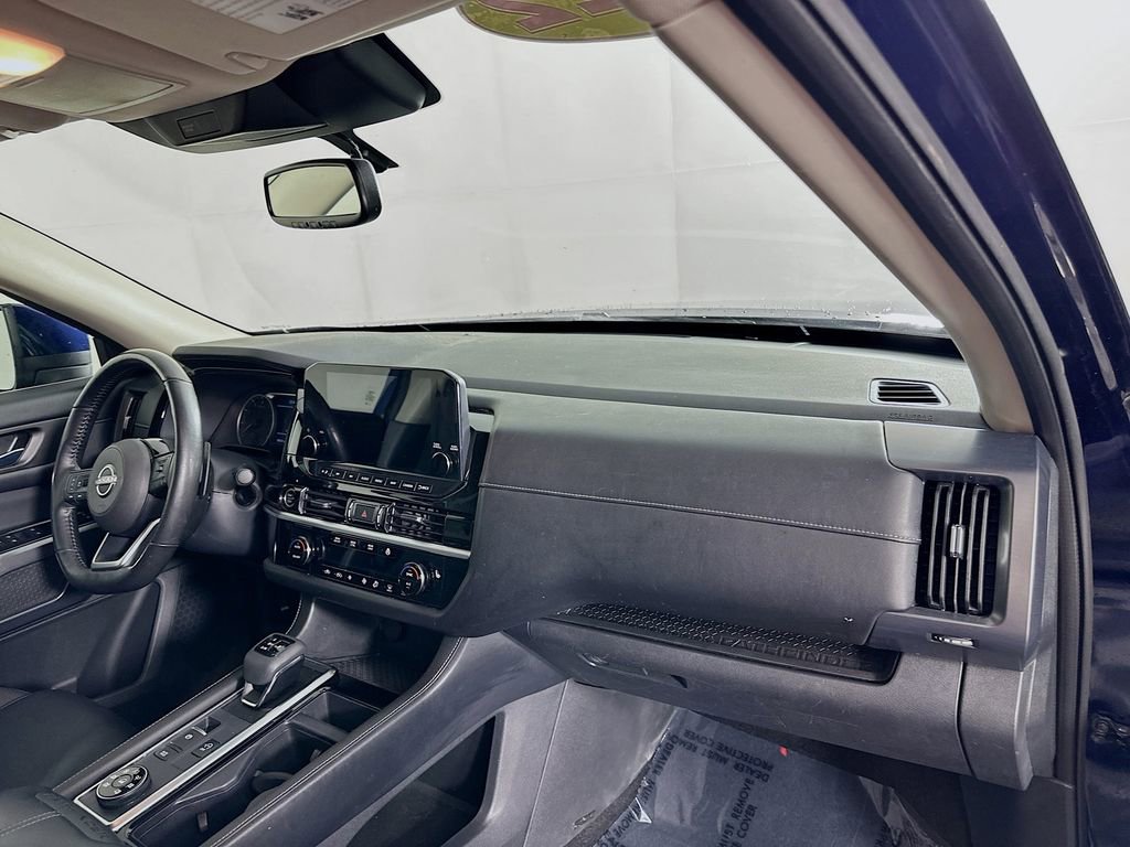 Used 2022 Nissan Pathfinder SL w/ SL Black Package image 37