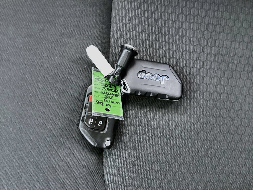 Used 2023 Jeep Wrangler Unlimited Rubicon 4xe w/ Cold Weather Group AWD/4WD image 31