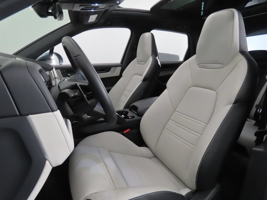 Certified 2026 Porsche Cayenne S AWD/4WD image 5