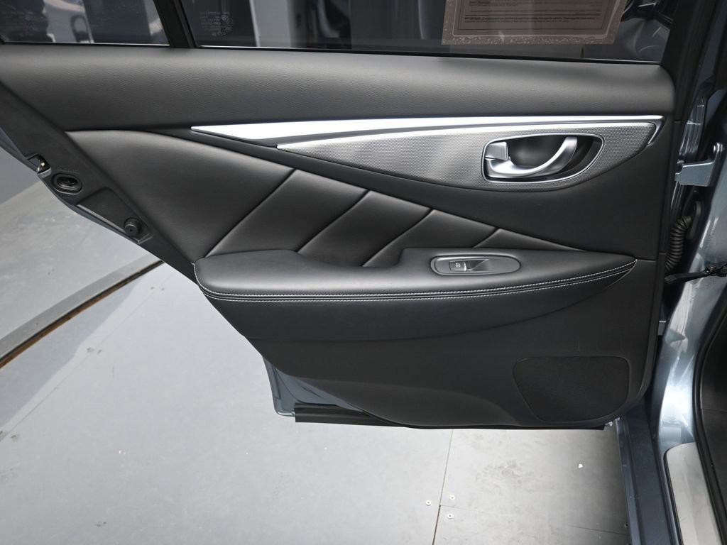 Used 2017 INFINITI Q50 3.0t Premium w/ 3.0T Premium Plus Package image 24