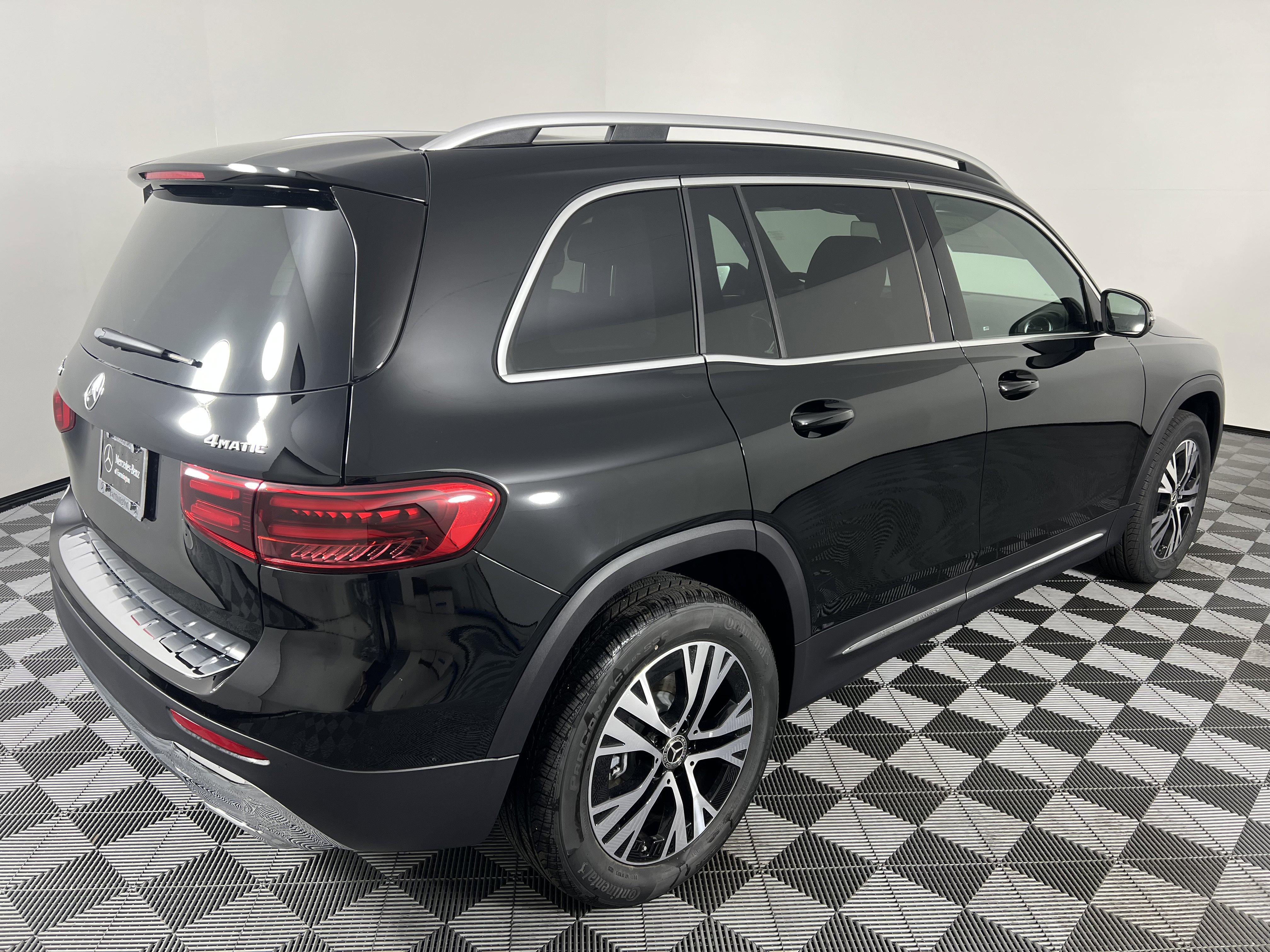 Used 2026 Mercedes-Benz GLB 250 4MATIC image 12