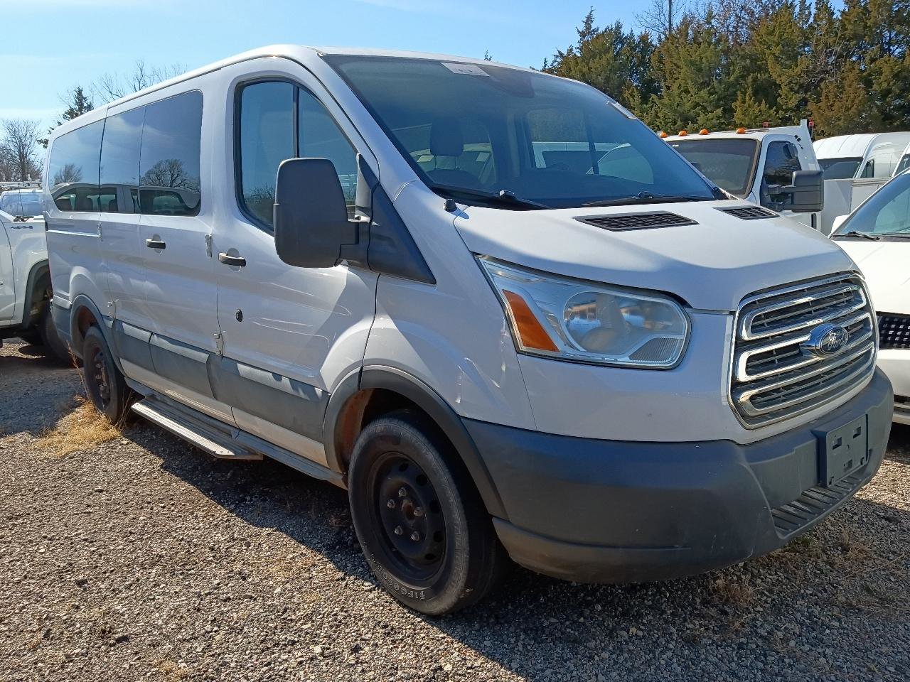 Used 2016 Ford Transit 150 XLT image 3