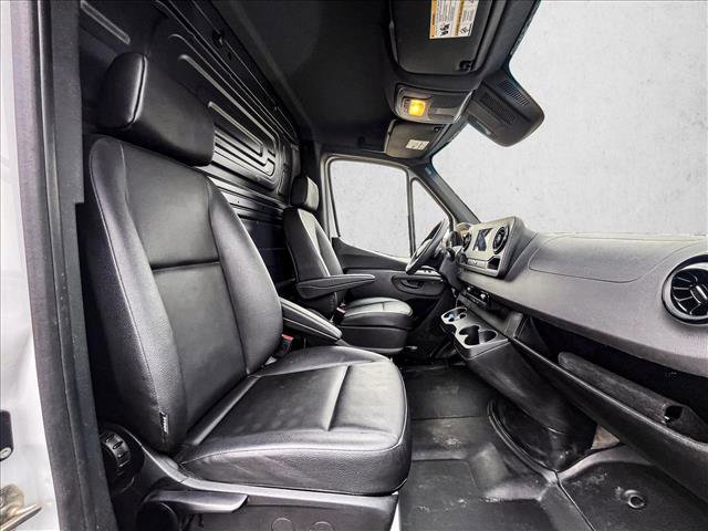 Used 2024 Mercedes-Benz Sprinter 2500 image 21