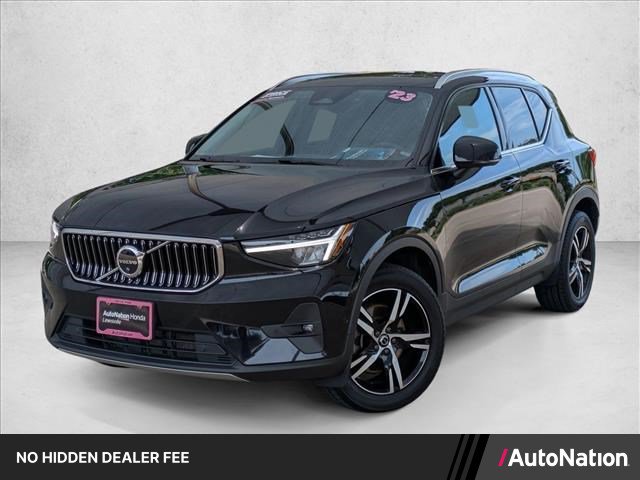 Used 2023 Volvo XC40 B5 Plus w/ Driver Assist Package AWD/4WD image 1