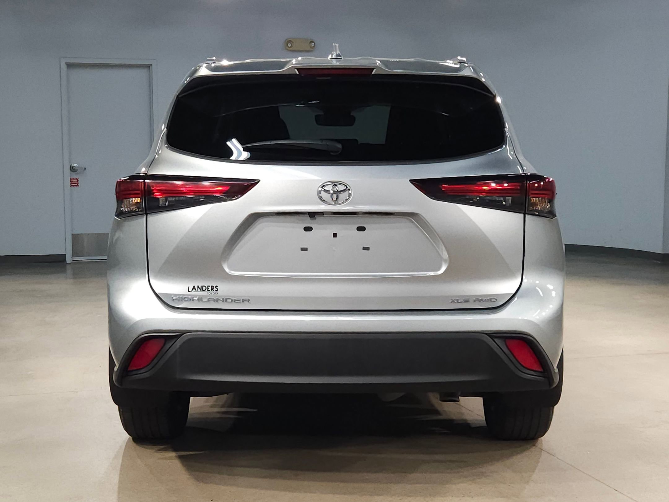 Certified 2025 Toyota Highlander XLE AWD/4WD image 6