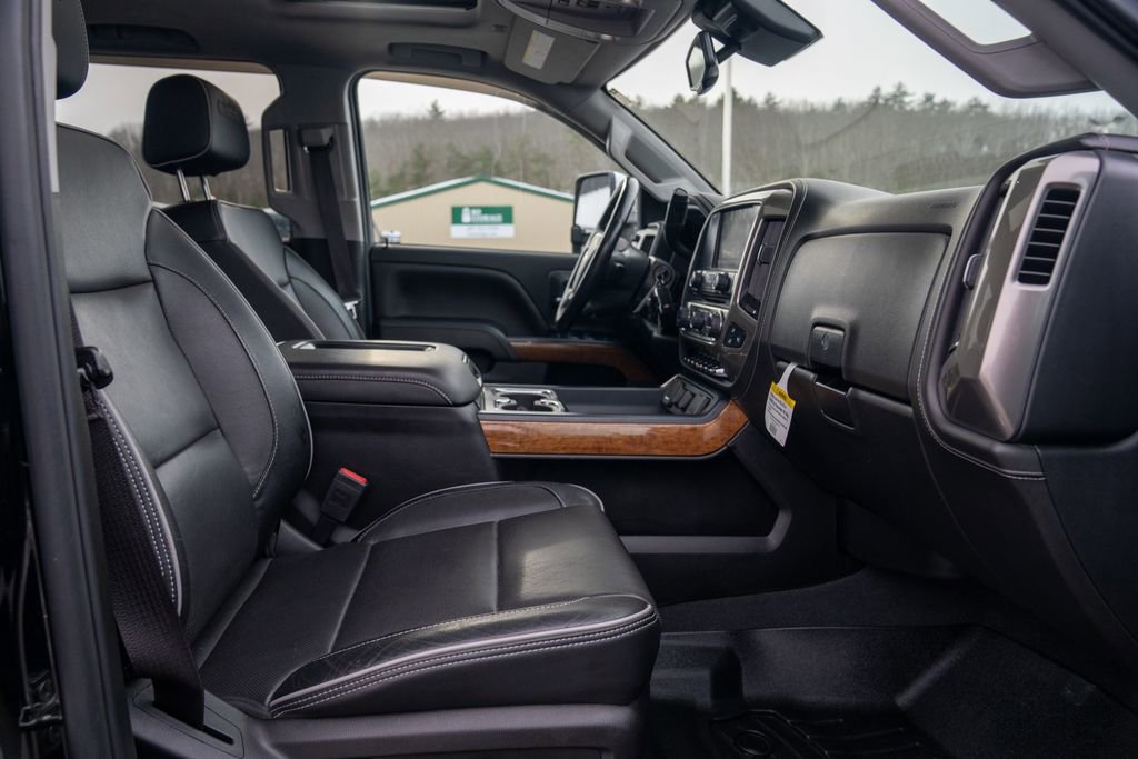 Used 2019 Chevrolet Silverado 2500 High Country w/ Duramax Plus Package image 13