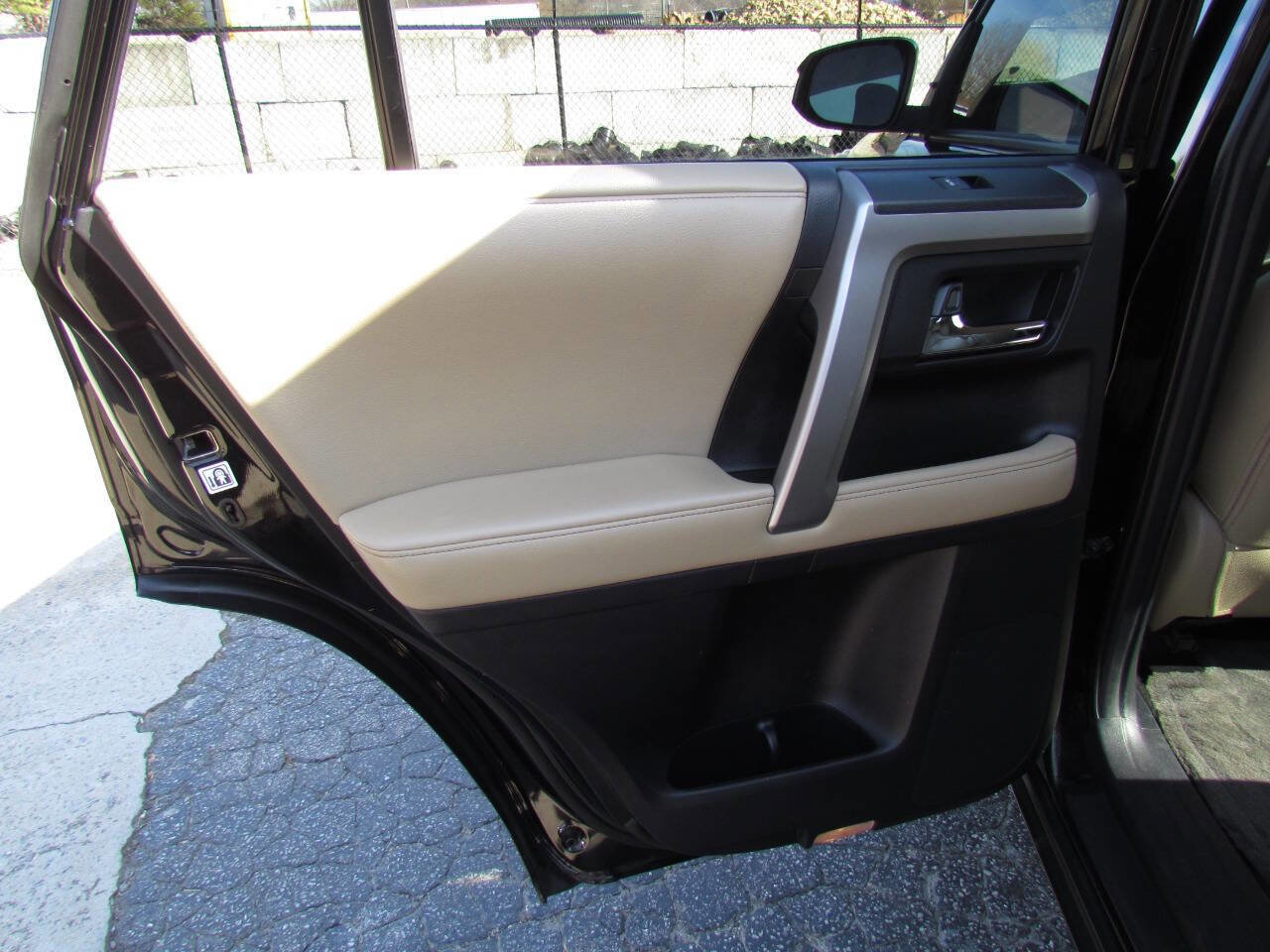 Used 2015 Toyota 4Runner SR5 image 13