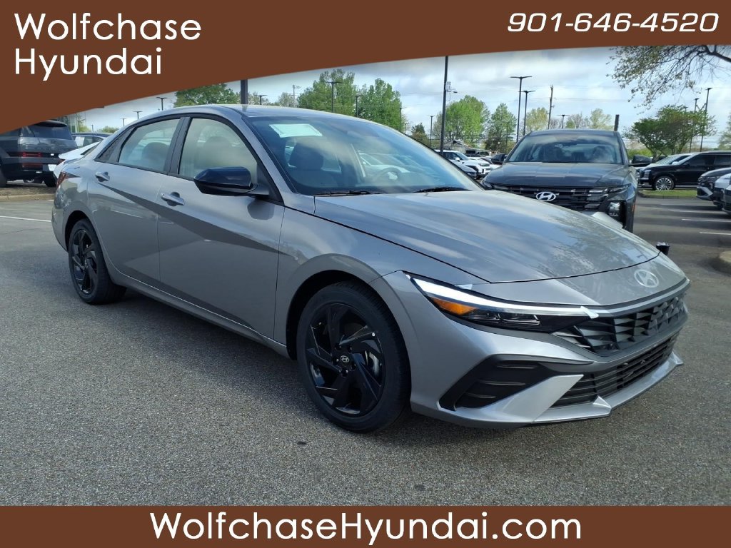 Used 2026 Hyundai Elantra Sport w/ Cargo Package FWD image 7