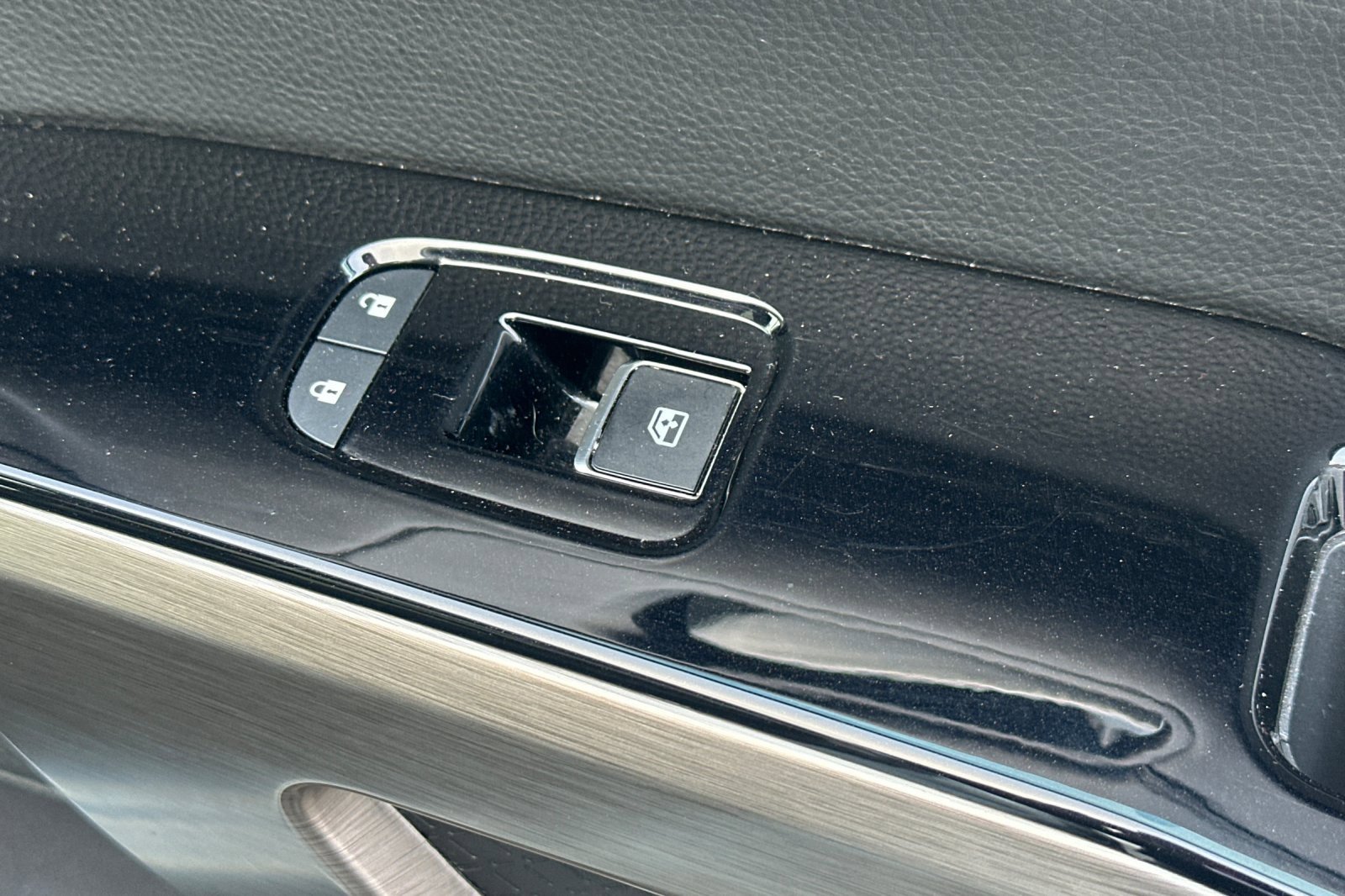 Used 2023 Nissan Pathfinder Platinum image 24