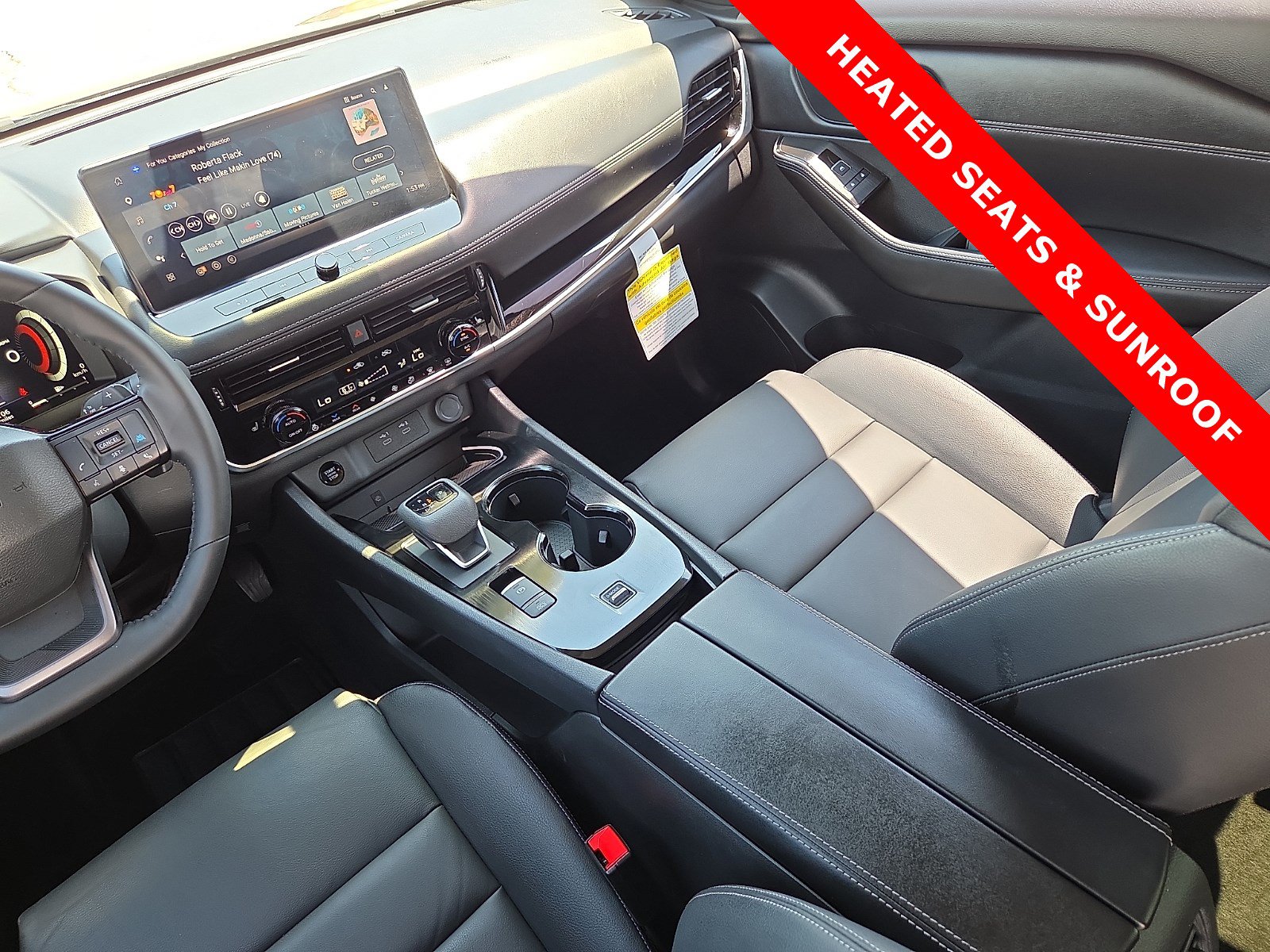 Used 2025 Nissan Rogue SL w/ Tech Package FWD image 13