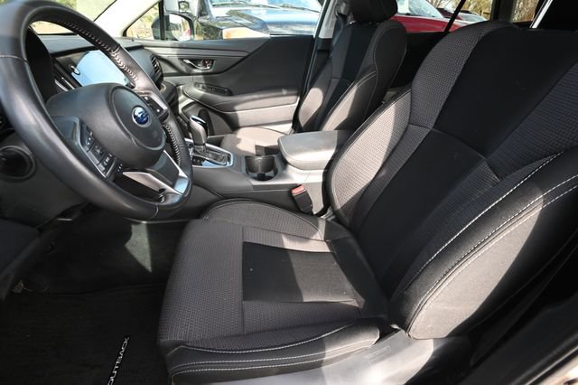 Used 2025 Subaru Outback Premium w/ Popular Package #1A image 7