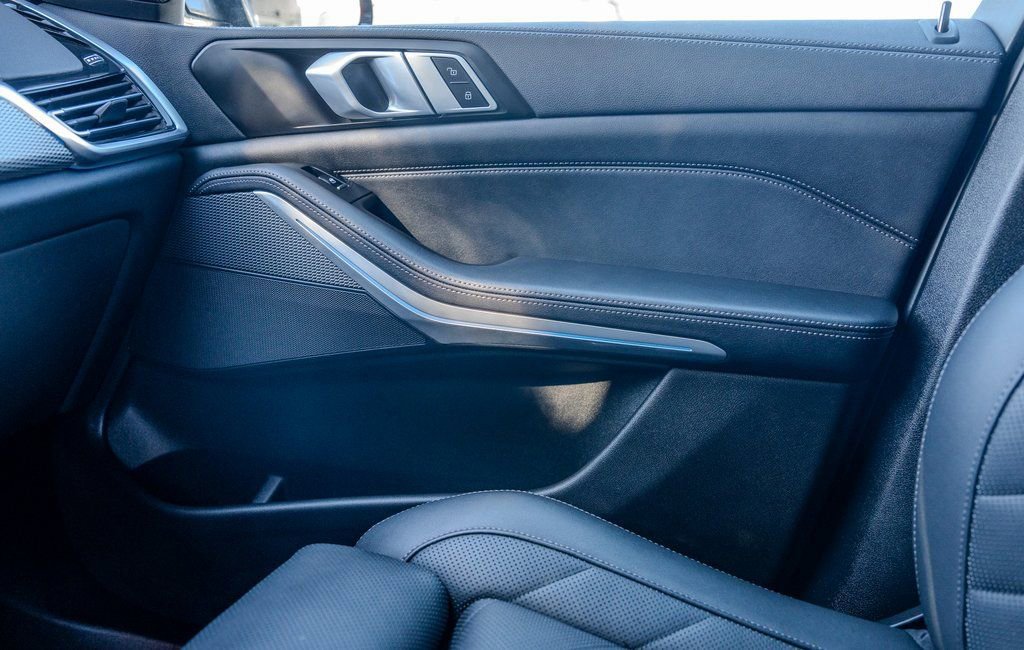 Used 2023 BMW X5 xDrive45e w/ Executive Package image 14