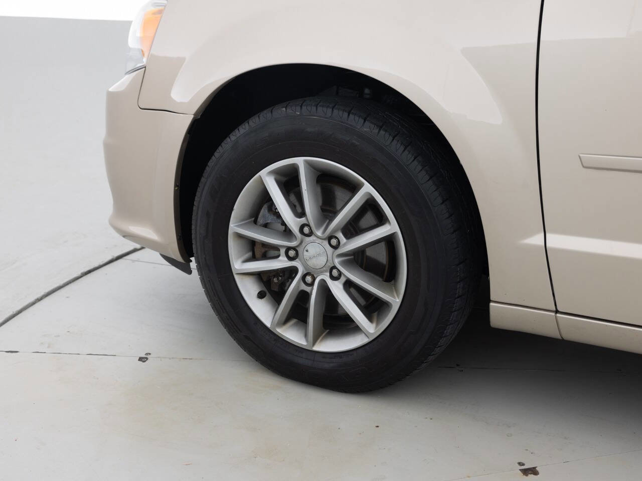 Used 2014 Dodge Grand Caravan SE FWD image 18