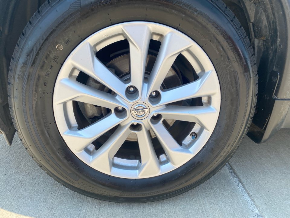 Used 2016 Nissan Rogue SV w/ SV Premium Package FWD image 29