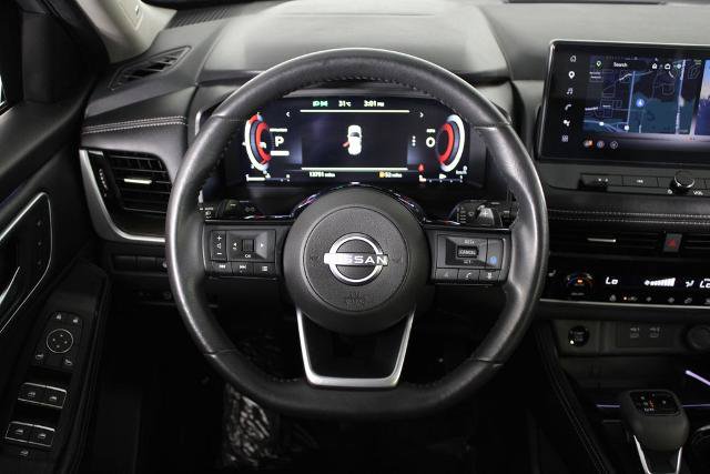 Certified 2024 Nissan Rogue Platinum FWD image 10