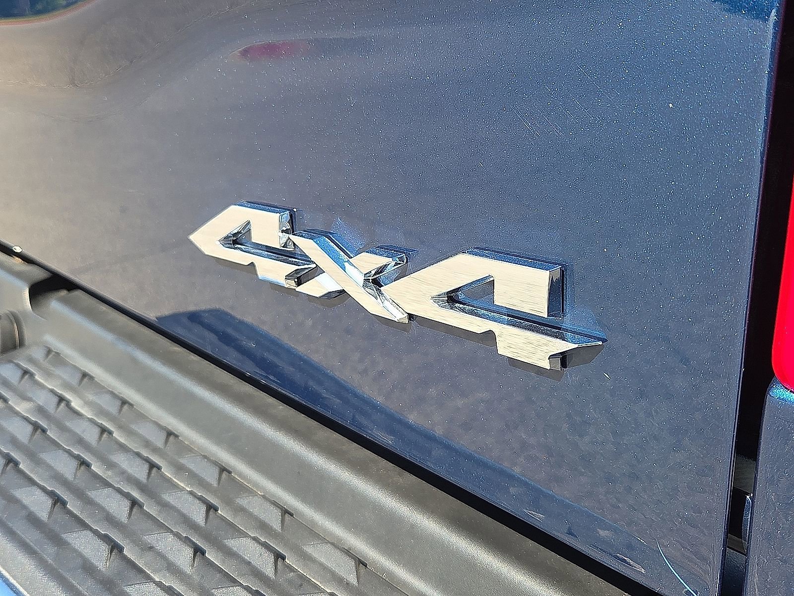 Used 2024 RAM 3500 Tradesman w/ Chrome Appearance Group AWD/4WD image 8