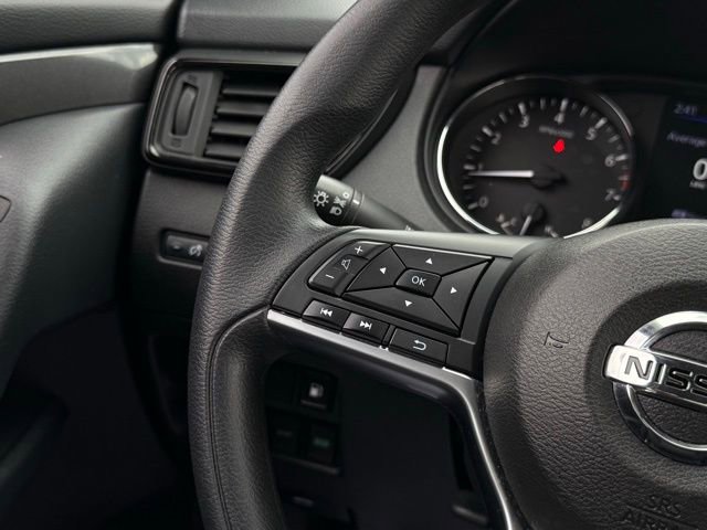 Used 2019 Nissan Rogue S image 9