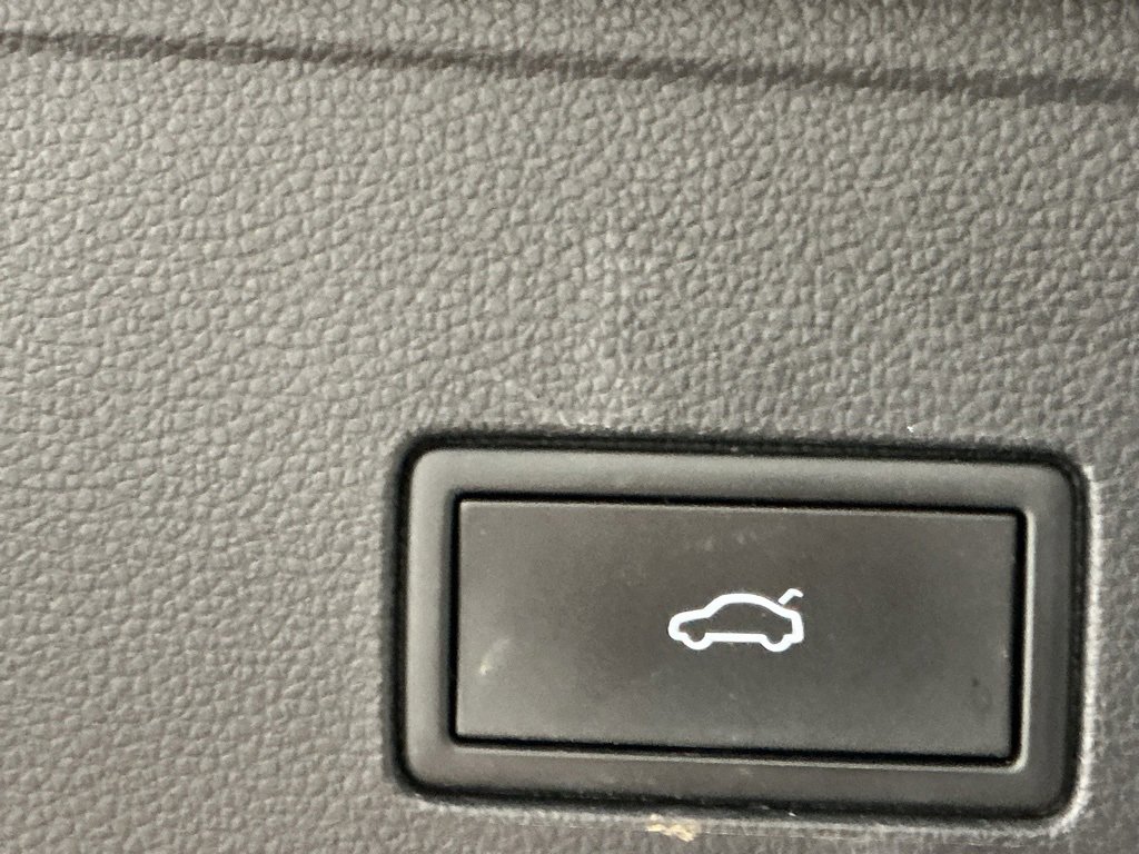 Used 2021 Volkswagen Atlas Cross Sport SEL image 24