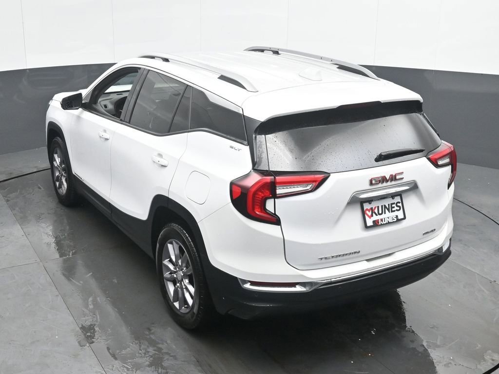 Used 2023 GMC Terrain SLT image 21