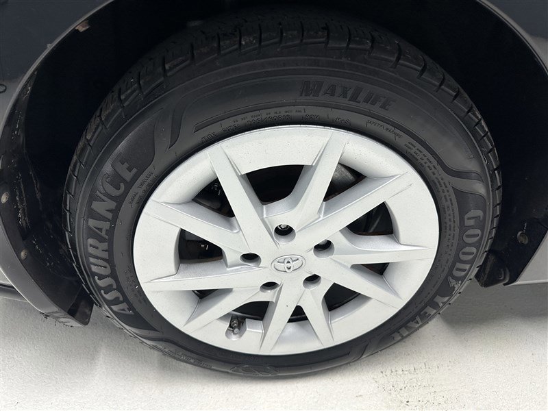 Used 2016 Toyota Prius V Four image 13