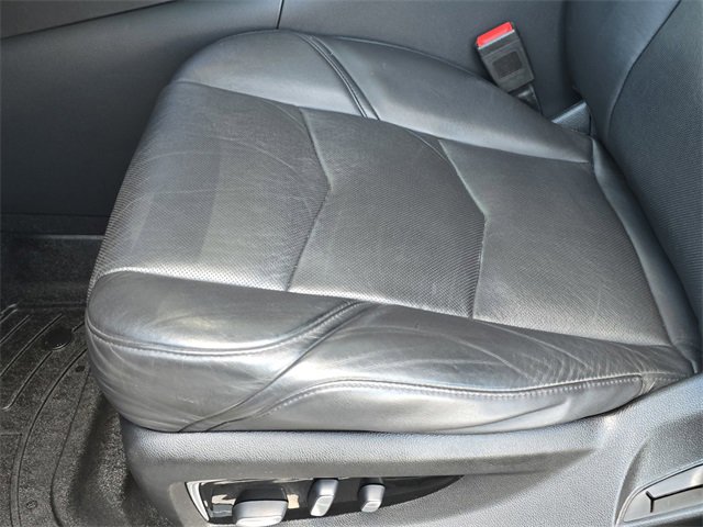 Used 2020 Cadillac Escalade Luxury w/ LPO, Radiant Package image 32