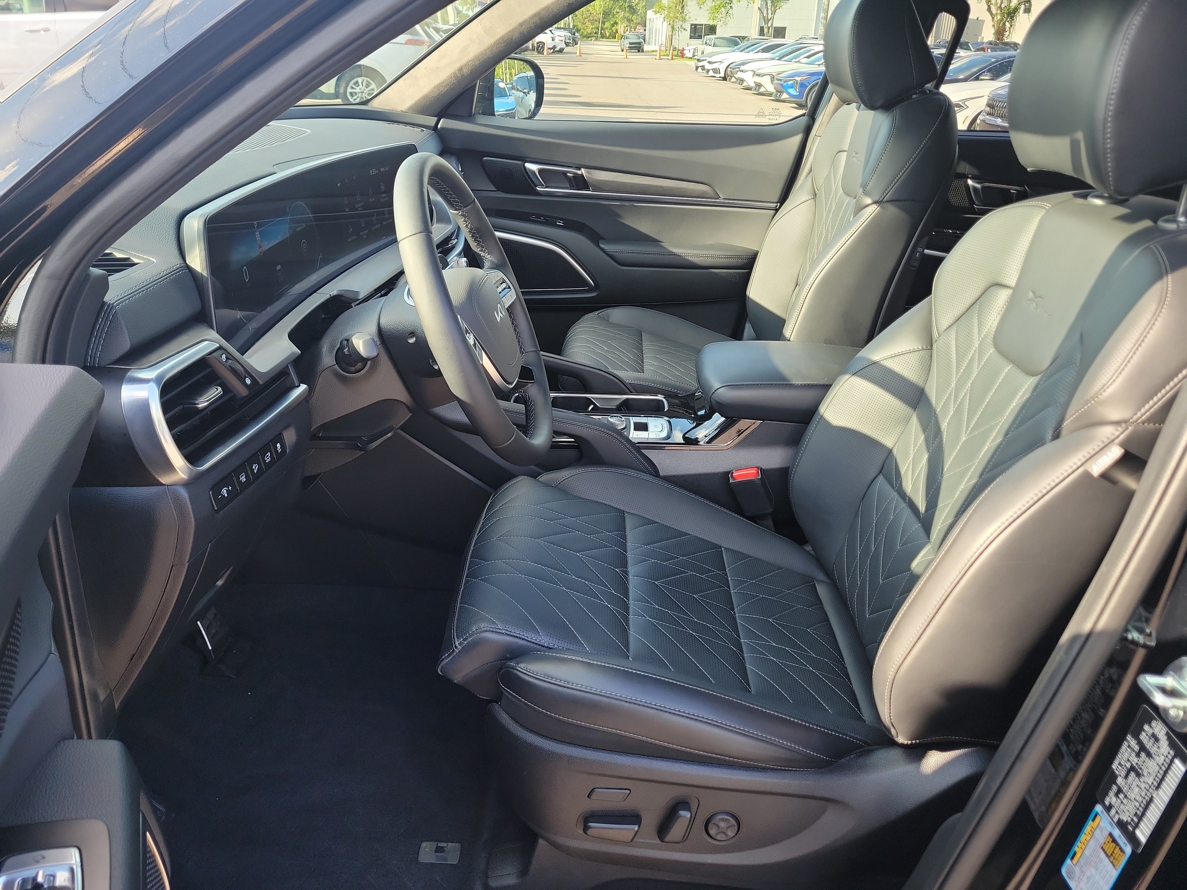 Certified 2025 Kia Telluride SX Prestige X-Line AWD/4WD image 23