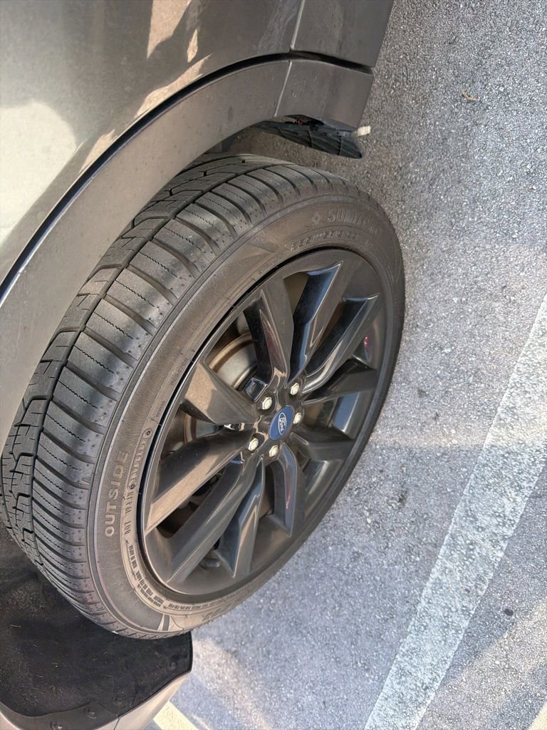 Used 2019 Ford Escape SE image 5