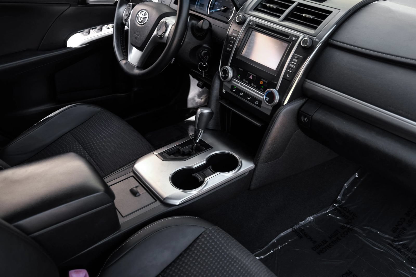 Used 2014 Toyota Camry SE FWD image 20