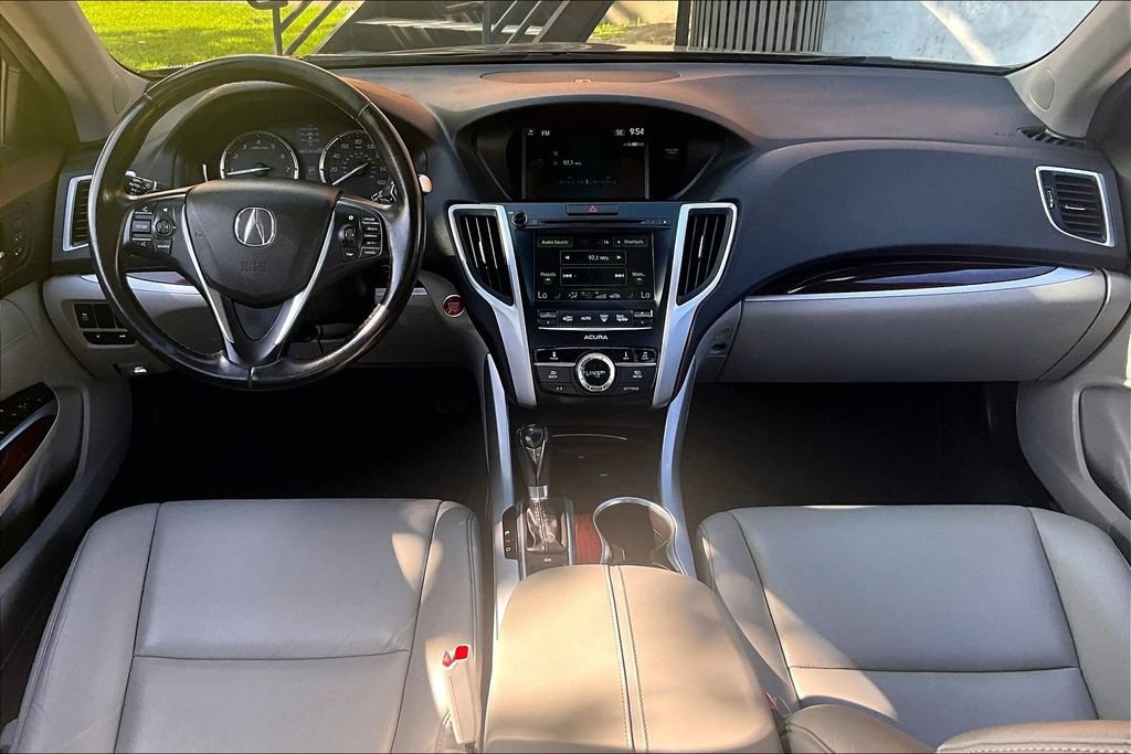 Used 2017 Acura TLX FWD image 20