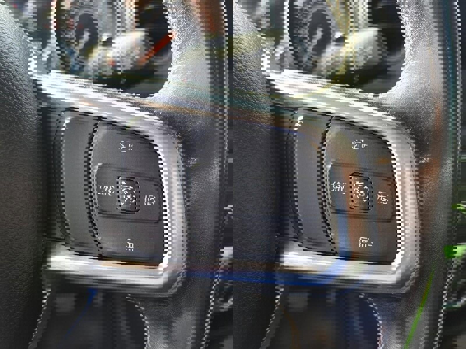 Used 2020 Jeep Wrangler Unlimited Sahara image 11