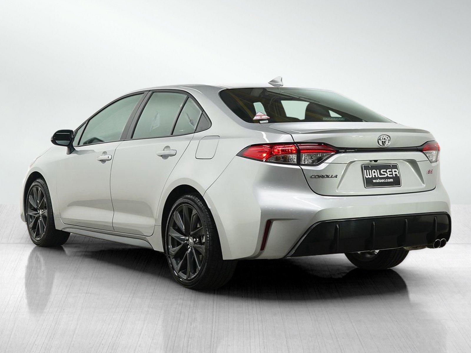 Used 2026 Toyota Corolla SE image 3