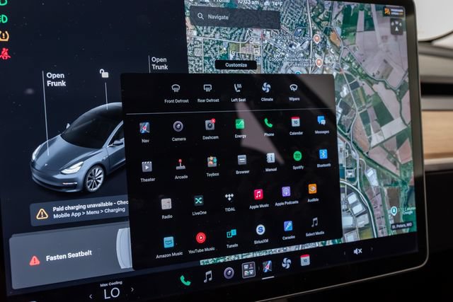 Used 2018 Tesla Model 3 Long Range RWD image 17