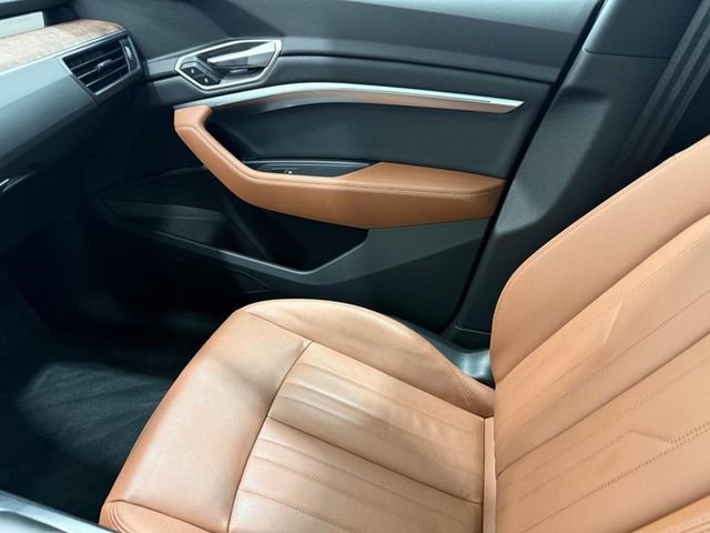 Used 2022 Audi e-tron Premium image 21