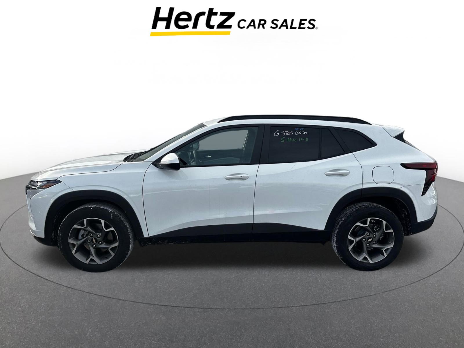 Used 2025 Chevrolet Trax LT w/ LT Convenience Package image 4