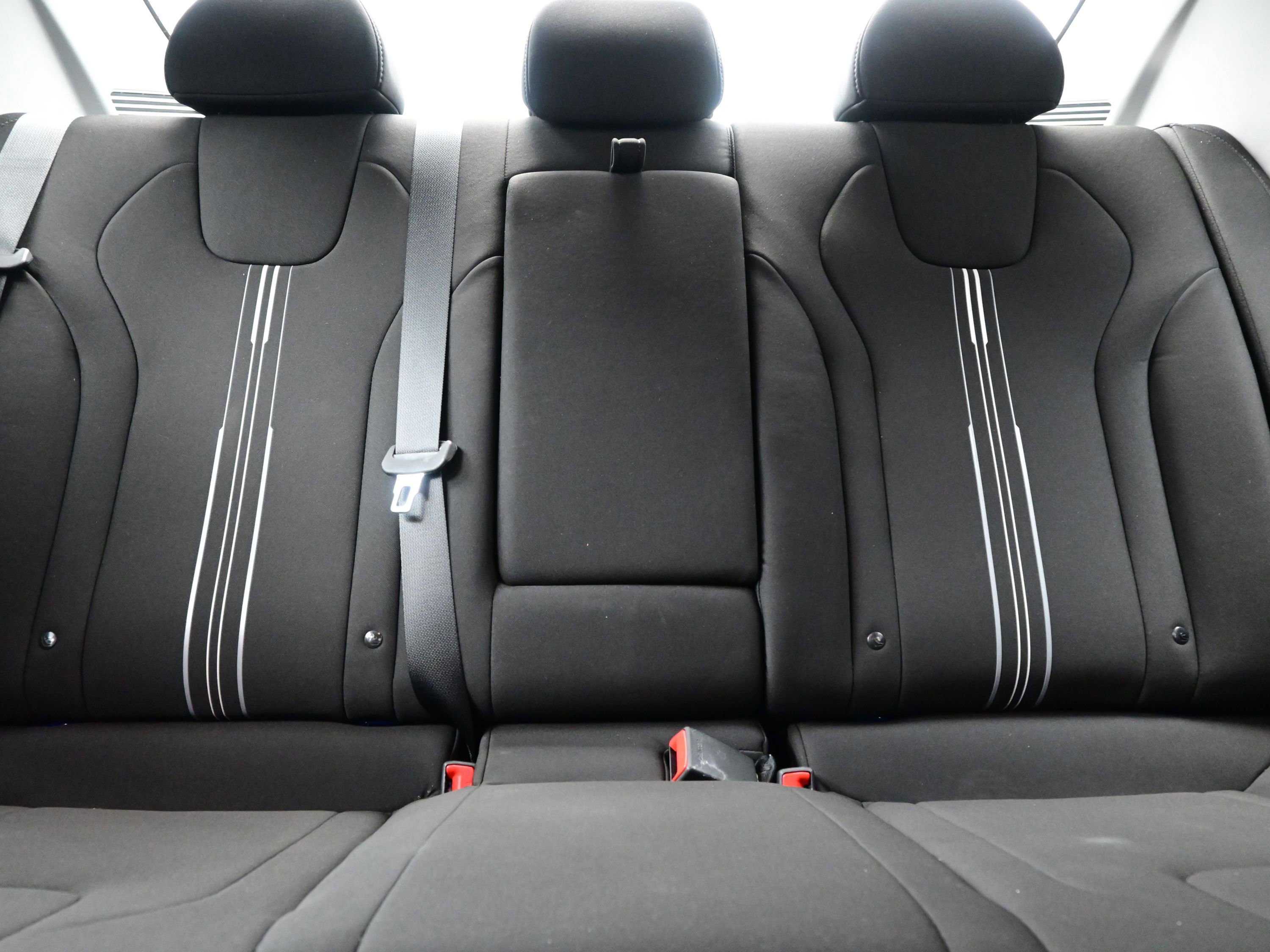 Certified 2025 Hyundai Elantra SEL image 15