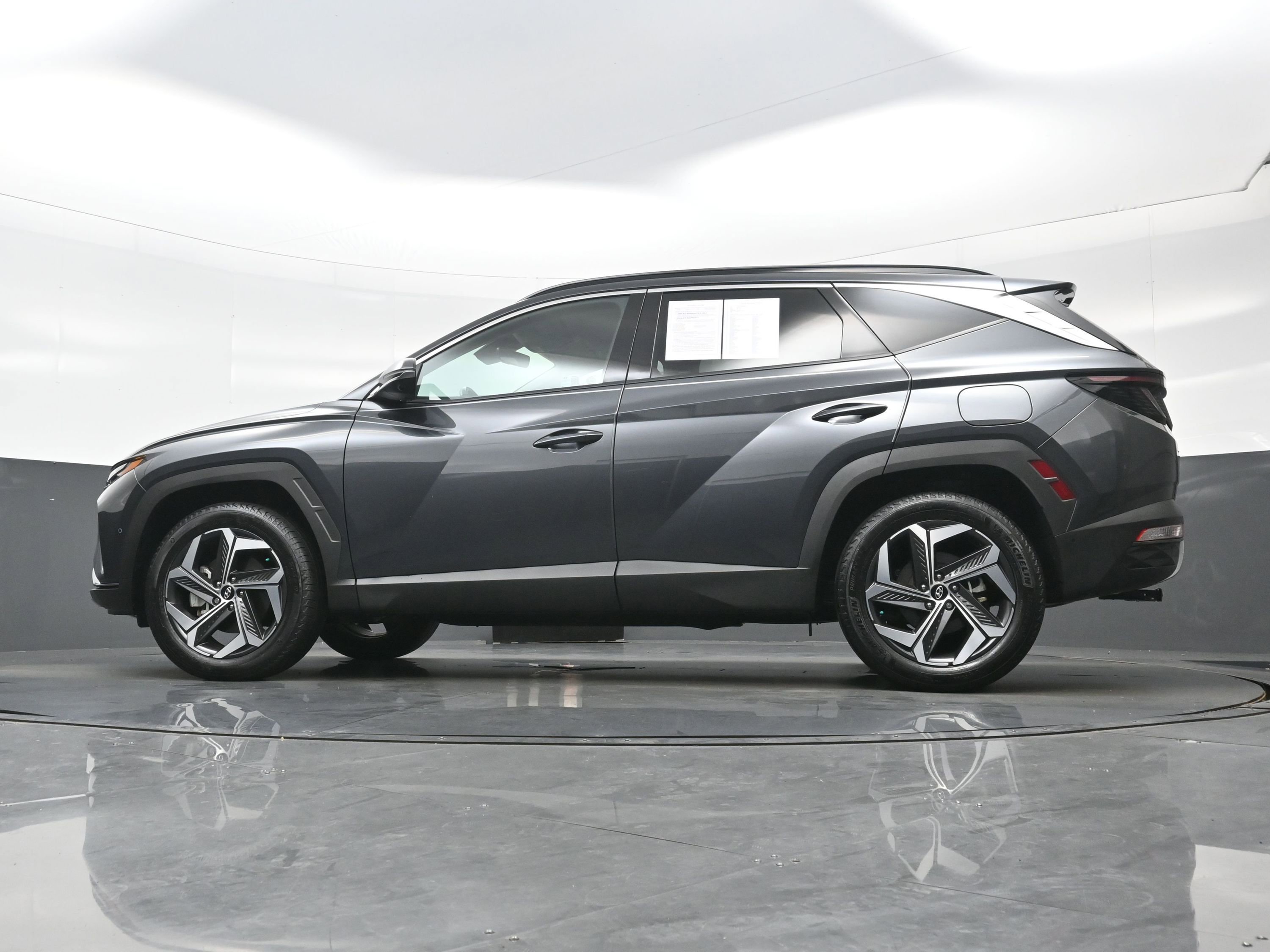Certified 2024 Hyundai Tucson Limited AWD/4WD image 30