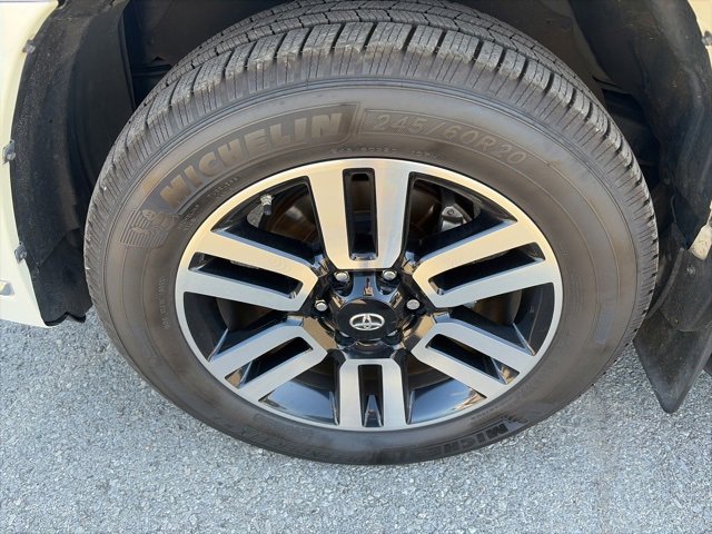 Used 2018 Toyota 4Runner 4WD image 10