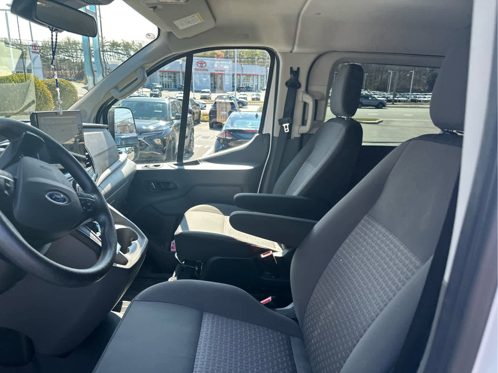 Used 2023 Ford Transit 350 XLT image 7