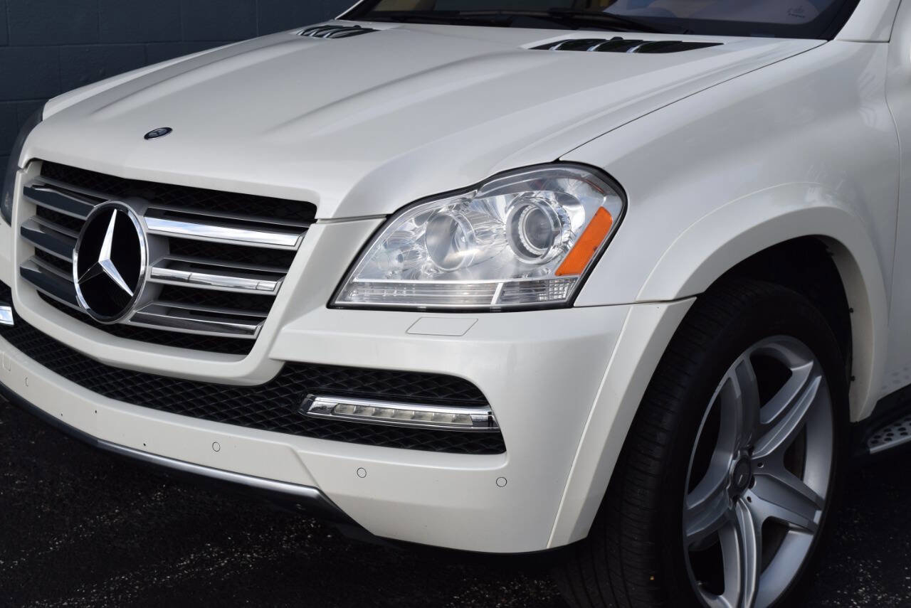 Used 2011 Mercedes-Benz GL 550 4MATIC image 4