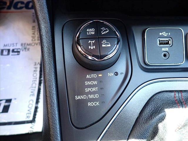 Used 2021 Jeep Cherokee Trailhawk w/ Sun, Sound & Nav Group AWD/4WD image 17