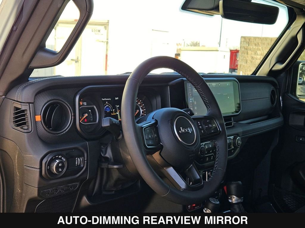 Used 2025 Jeep Gladiator Mojave w/ Convenience Group image 13