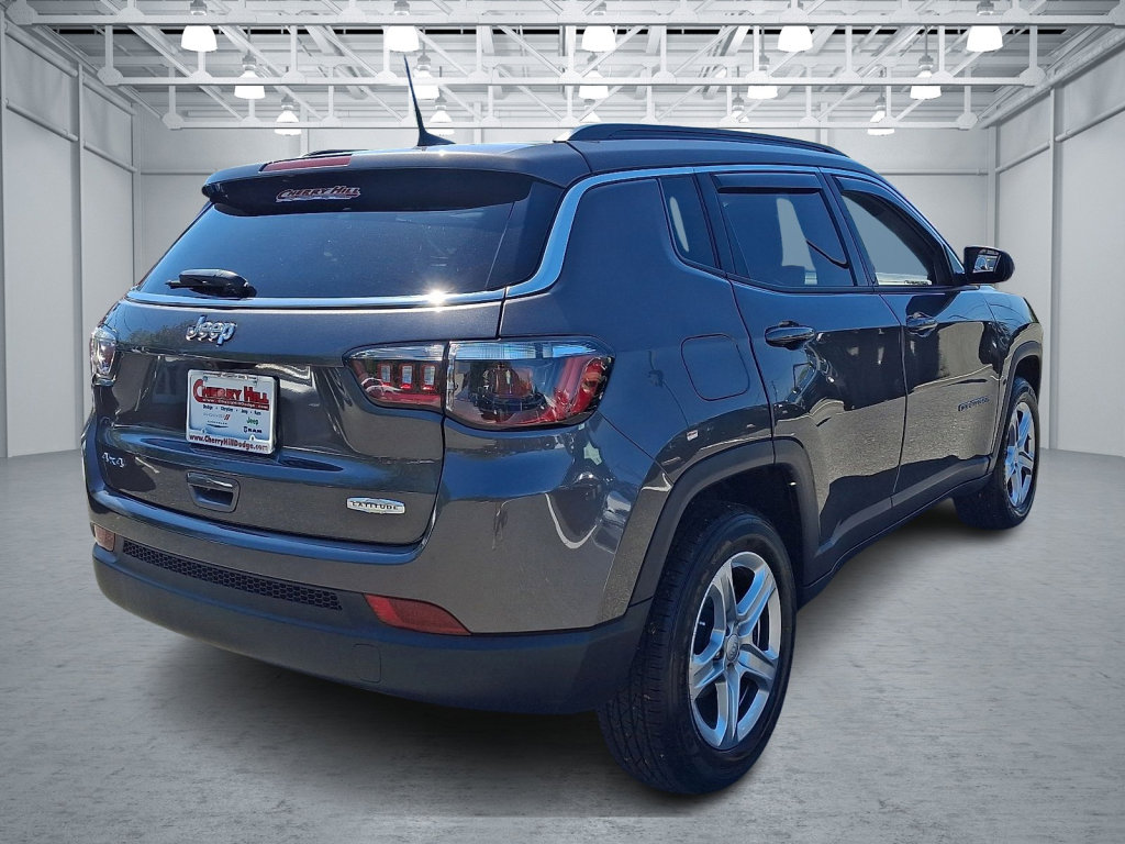Used 2023 Jeep Compass Latitude AWD/4WD image 5