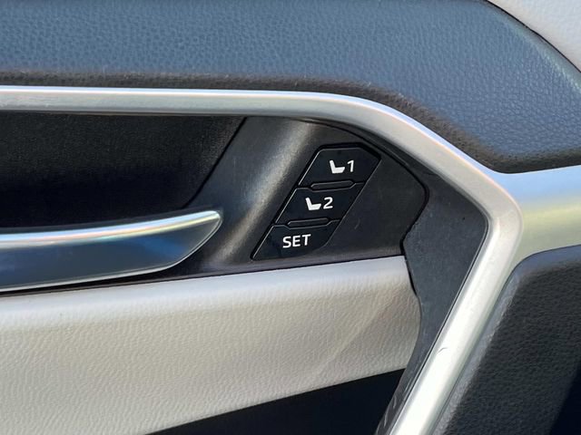 Used 2020 Toyota RAV4 XLE Premium image 28