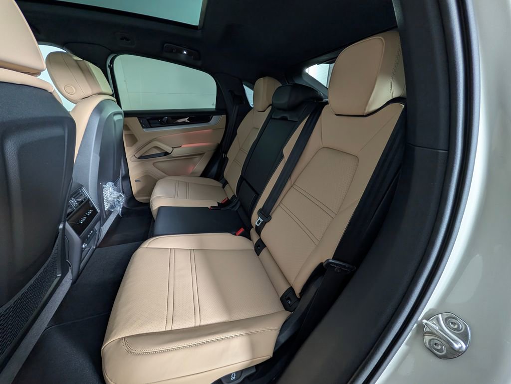 New 2026 Porsche Cayenne Coupe image 24