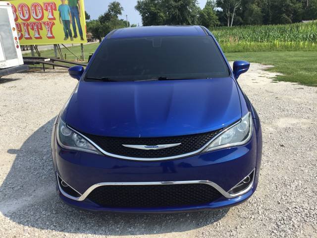 Used 2018 Chrysler Pacifica Touring Plus w/ Tire & Wheel Group FWD image 8