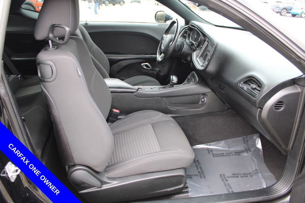 Used 2019 Dodge Challenger SXT image 18