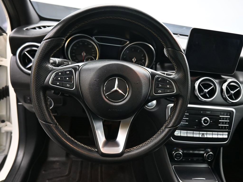 Used 2018 Mercedes-Benz GLA 250 4MATIC image 15