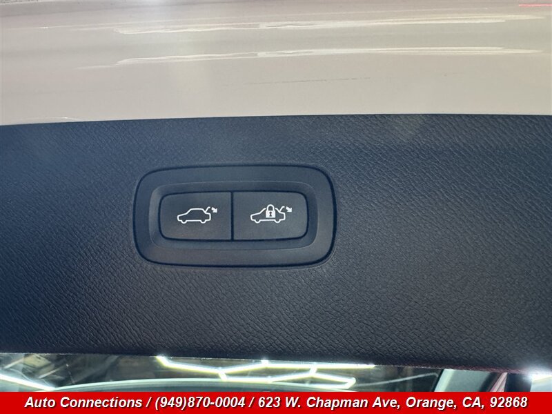 Used 2016 Volvo XC90 T6 Inscription w/ Vision Package AWD/4WD image 33