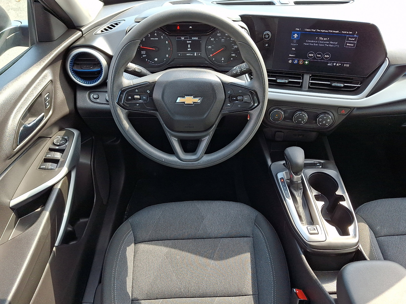 Used 2025 Chevrolet Trax LS FWD image 11